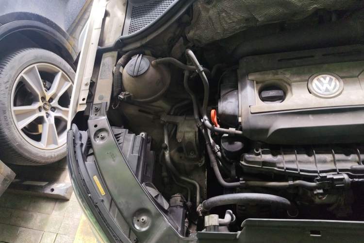 Used Volkswagen Tiguan 2013 1.8TSI Automatic Two-Wheel Drive Trend Edition Engine Bay Right