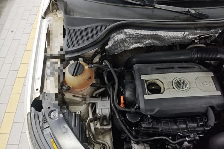 Used Volkswagen Tiguan 2013 2.0 TSI Automatic All-Wheel Drive Luxury Edition Engine Bay Right