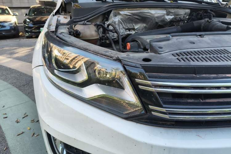 Used Volkswagen Tiguan 2013 1.8TSI Automatic Two-Wheel Drive Luxury Model Engine Bay Right
