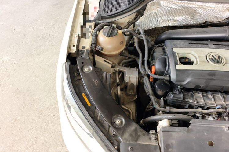 Used Volkswagen Tiguan 2013 1.8 TSI Automatic Two-Wheel Drive Comfort Edition Engine Bay Right