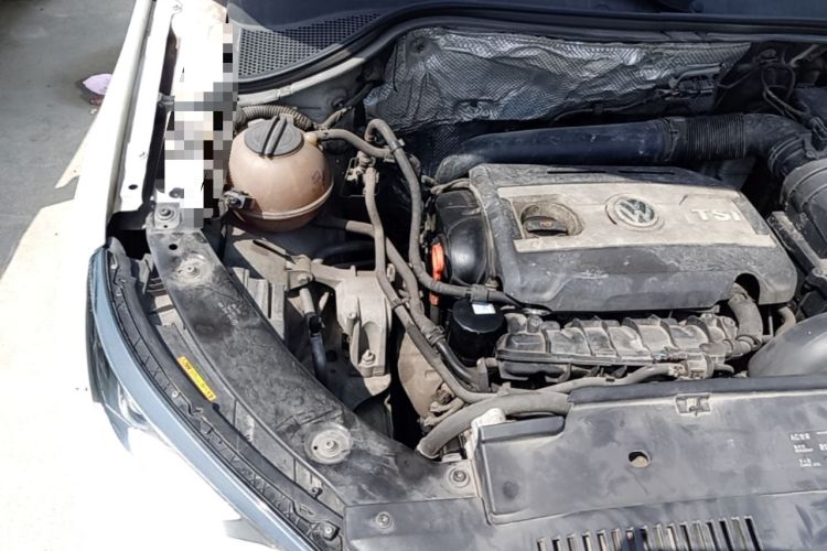 Used Volkswagen Tiguan 2013 1.8 TSI Automatic Two-Wheel Drive Comfort Edition Engine Bay Right