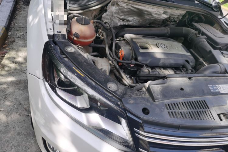 Used Volkswagen Tiguan 2013 1.8TSI Automatic All-Wheel-Drive Comfort Edition Engine Bay Right
