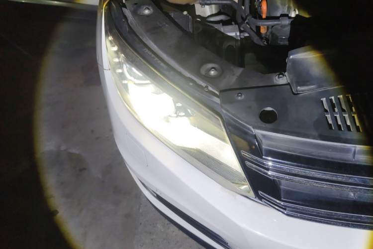 Used Volkswagen Tiguan 2013 2.0 TSI Automatic All-Wheel-Drive Flagship Edition Engine Bay Right