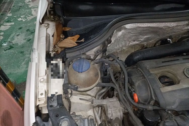 Used Volkswagen Tiguan 2013 1.8 TSI Automatic Two-Wheel Drive Comfort Edition Engine Bay Right