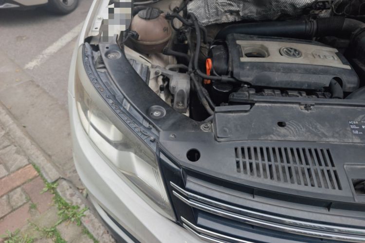Used Volkswagen Tiguan 2013 1.8TSI Automatic Two-Wheel Drive Luxury Model Engine Bay Right