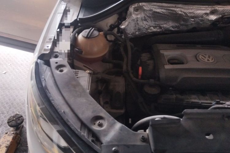 Used Volkswagen Tiguan 2013 2.0 TSI Automatic All-Wheel-Drive Flagship Edition Engine Bay Right