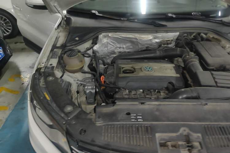 Used Volkswagen Tiguan 2013 1.8TSI Automatic Two-Wheel Drive Trend Edition Engine Bay Right