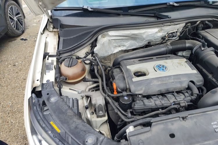 Used Volkswagen Tiguan 2013 1.8 TSI Automatic Two-Wheel Drive Comfort Edition Engine Bay Right