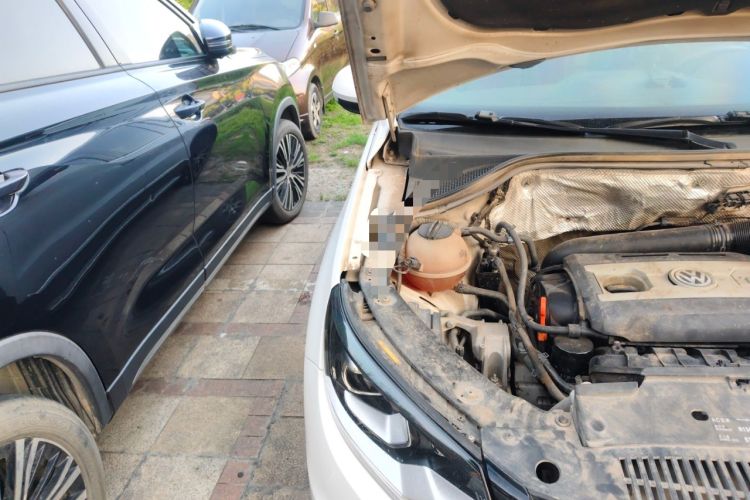 Used Volkswagen Tiguan 2013 1.8TSI Automatic Two-Wheel Drive Luxury Model Engine Bay Right