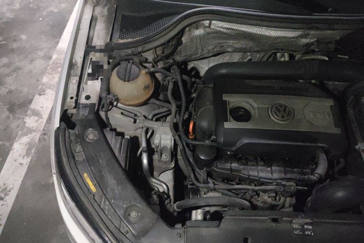 Used Volkswagen Tiguan 2013 1.8TSI Automatic Two-Wheel Drive Luxury Model Engine Bay Right