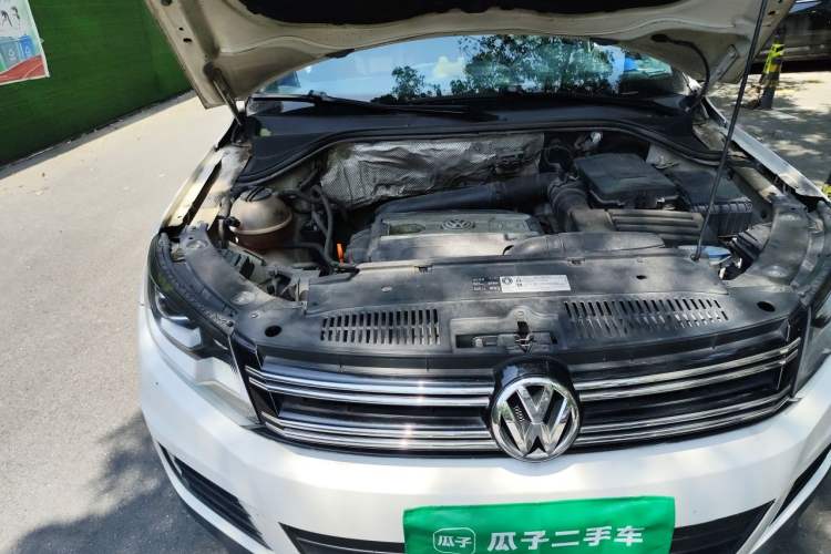 Used Volkswagen Tiguan 2013 1.8TSI Automatic Two-Wheel Drive Trend Edition Engine Bay Right