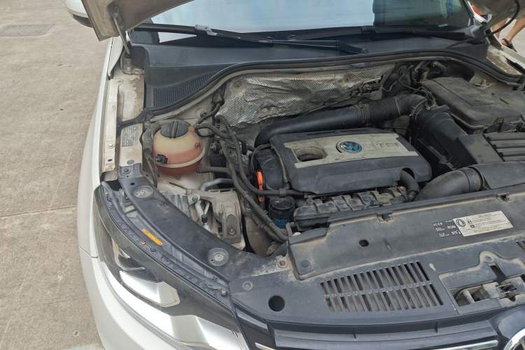 Used Volkswagen Tiguan 2013 1.8TSI Automatic All-Wheel-Drive Comfort Edition Engine Bay Right