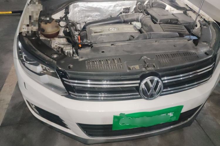 Used Volkswagen Tiguan 2013 2.0 TSI Automatic All-Wheel-Drive Flagship Edition Engine Bay