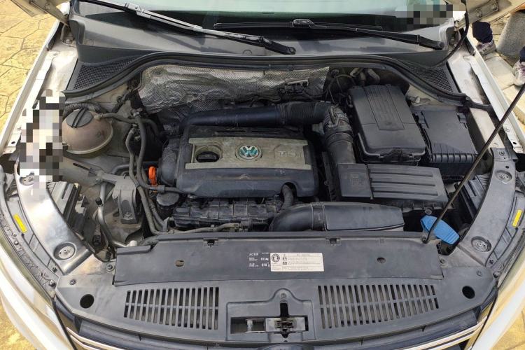 Used Volkswagen Tiguan 2013 1.8 TSI Automatic All-Wheel Drive Luxury Model Engine Bay