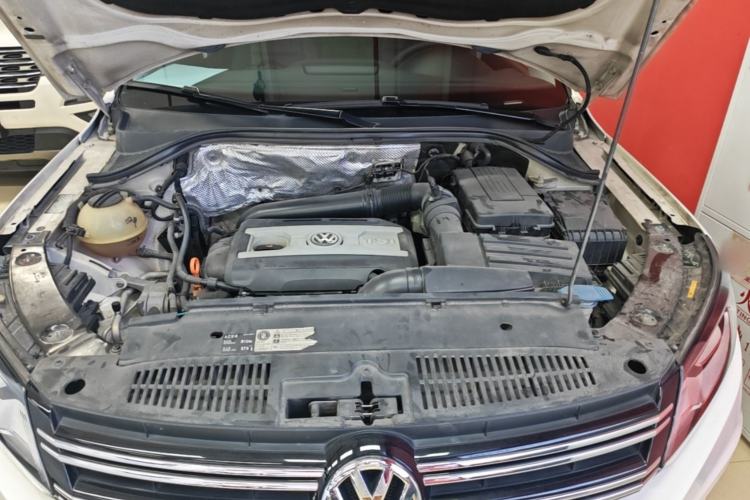Used Volkswagen Tiguan 2013 1.8 TSI Automatic All-Wheel Drive Luxury Model Engine Bay