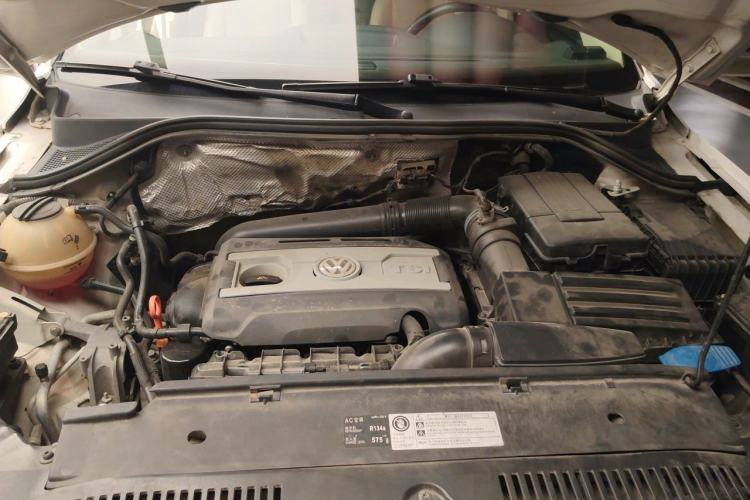 Used Volkswagen Tiguan 2013 2.0 TSI Automatic All-Wheel-Drive Flagship Edition Engine Bay