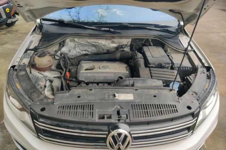 Used Volkswagen Tiguan 2013 1.8 TSI Automatic All-Wheel Drive Luxury Model Engine Bay