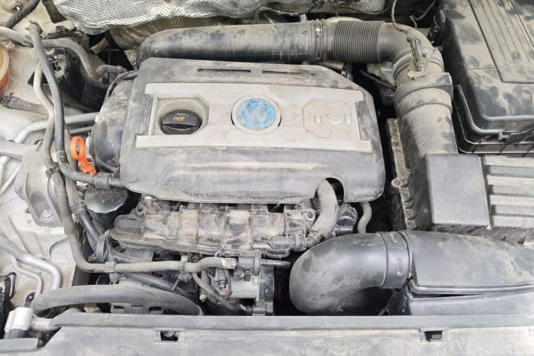 Used Volkswagen Tiguan 2013 1.8TSI Automatic Two-Wheel Drive Luxury Model Engine Bay