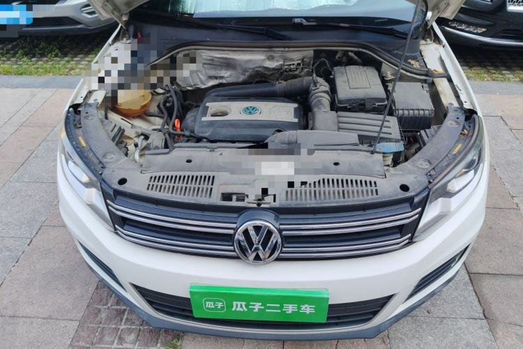 Used Volkswagen Tiguan 2013 2.0 TSI Automatic All-Wheel Drive Luxury Edition Engine Bay