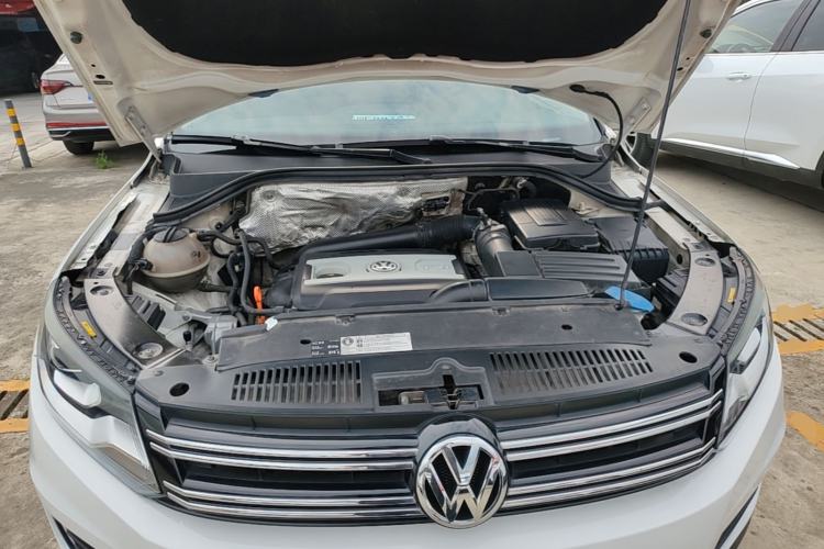 Used Volkswagen Tiguan 2013 1.8TSI Automatic Two-Wheel Drive Trend Edition Engine Bay