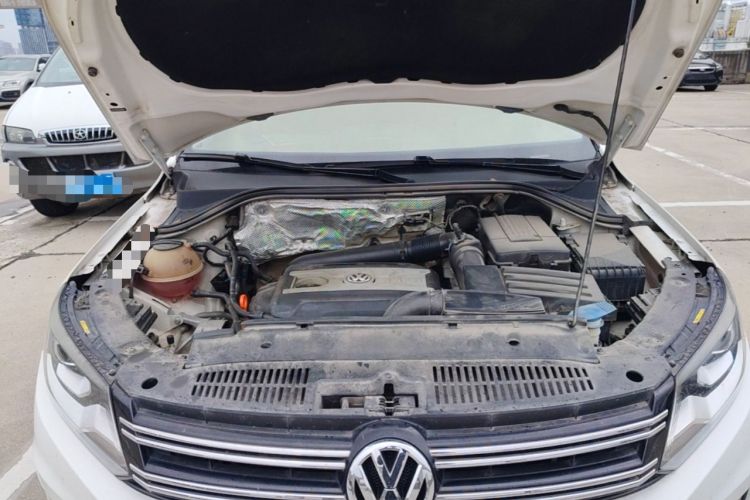 Used Volkswagen Tiguan 2013 1.8 TSI Automatic All-Wheel Drive Luxury Model Engine Bay