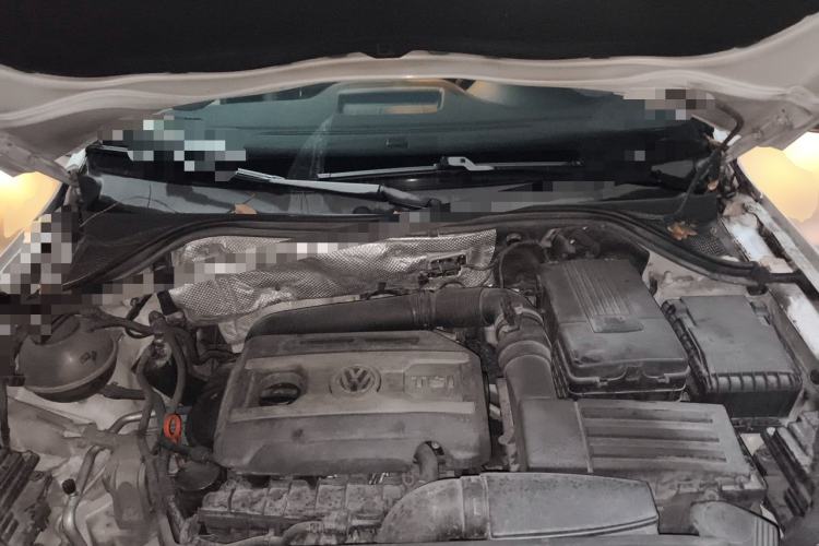 Used Volkswagen Tiguan 2013 2.0 TSI Automatic All-Wheel Drive Luxury Edition Engine Bay