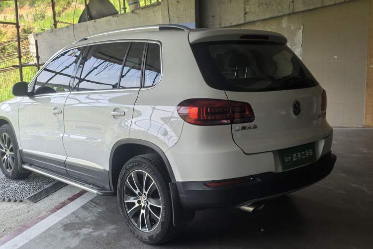 Used Volkswagen Tiguan 2013 1.8 TSI Automatic All-Wheel Drive Luxury Model Exterior 2