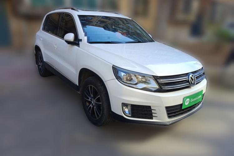 Used Volkswagen Tiguan 2013 1.8 TSI Automatic All-Wheel Drive Luxury Model Front Right 45 Deg
