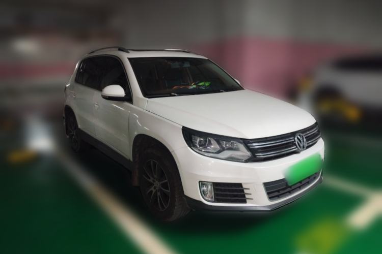 Used Volkswagen Tiguan 2013 1.8TSI Automatic Two-Wheel Drive Luxury Model Front Right 45 Deg