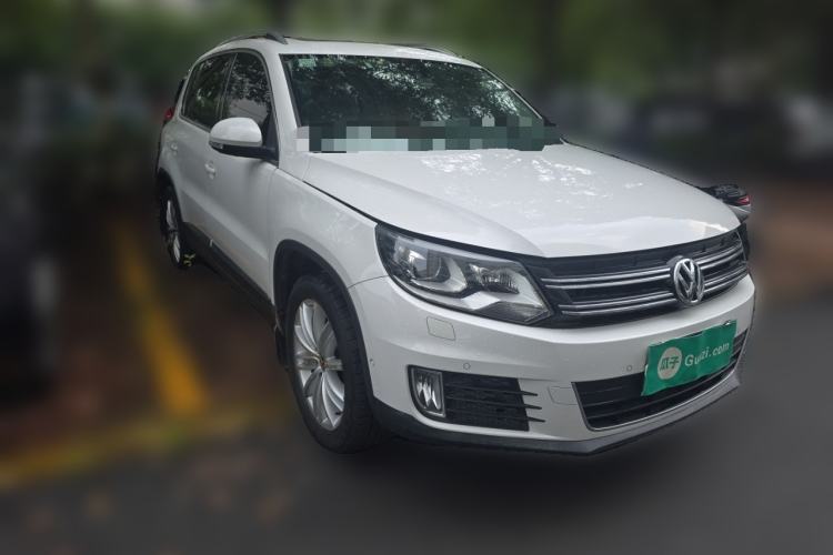 Used Volkswagen Tiguan 2013 2.0 TSI Automatic All-Wheel-Drive Flagship Edition Front Right 45 Deg