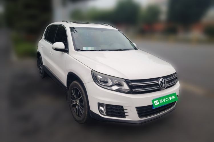 Used Volkswagen Tiguan 2013 2.0 TSI Automatic All-Wheel Drive Luxury Edition Front Right 45 Deg