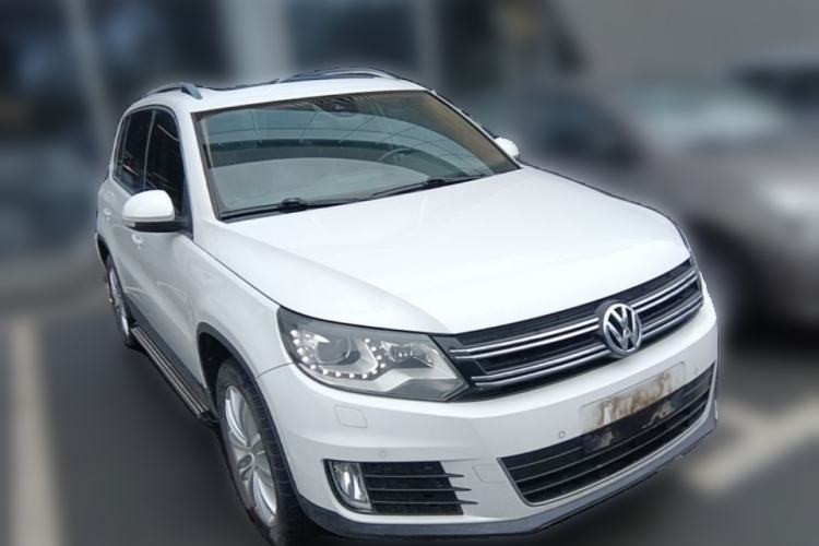 Used Volkswagen Tiguan 2013 2.0 TSI Automatic All-Wheel-Drive Flagship Edition Front Right 45 Deg