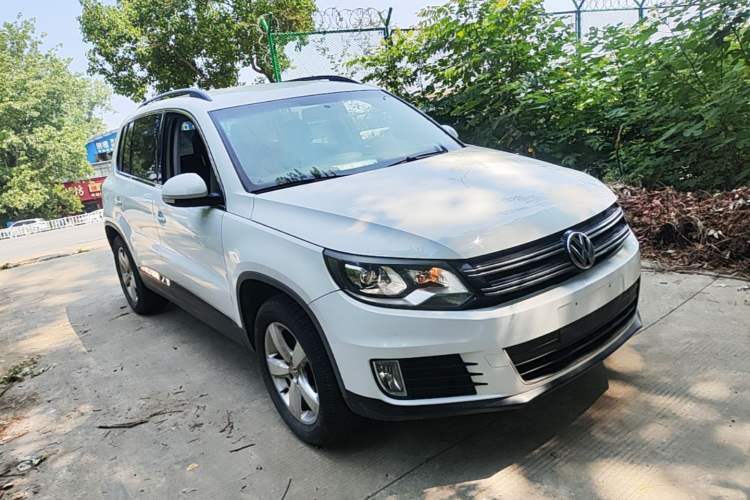 Used Volkswagen Tiguan 2013 1.8 TSI Automatic Two-Wheel Drive Comfort Edition Front Right 45 Deg