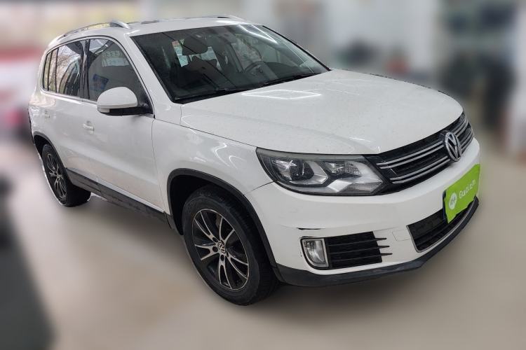 Used Volkswagen Tiguan 2013 1.8 TSI Automatic All-Wheel Drive Luxury Model Front Right 45 Deg