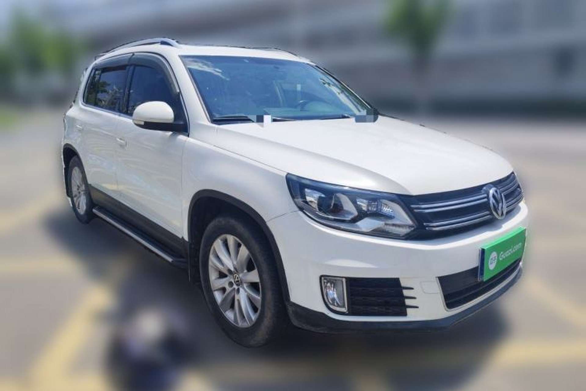 Used Volkswagen Tiguan 2013 2.0 TSI Automatic All-Wheel Drive Luxury Edition Front Right 45 Deg
