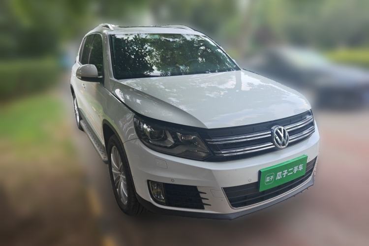 Used Volkswagen Tiguan 2013 2.0 TSI Automatic All-Wheel-Drive Flagship Edition Front Right 45 Deg