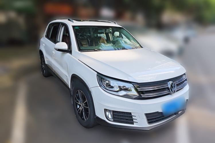 Used Volkswagen Tiguan 2013 1.8TSI Automatic Two-Wheel Drive Luxury Model Front Right 45 Deg