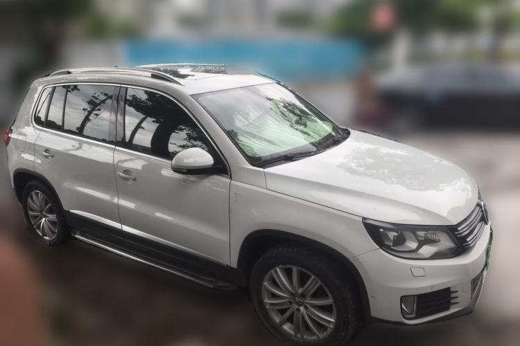 Used Volkswagen Tiguan 2013 2.0 TSI Automatic All-Wheel-Drive Flagship Edition Front Right 45 Deg
