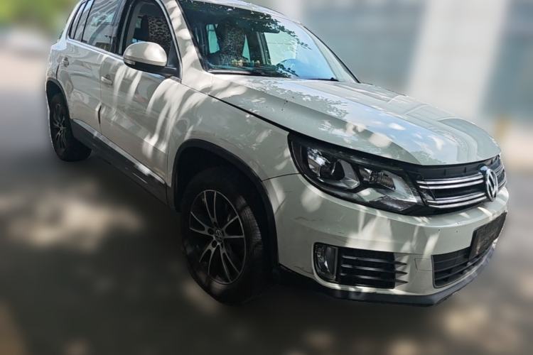 Used Volkswagen Tiguan 2013 1.8TSI Automatic Two-Wheel Drive Luxury Model Front Right 45 Deg