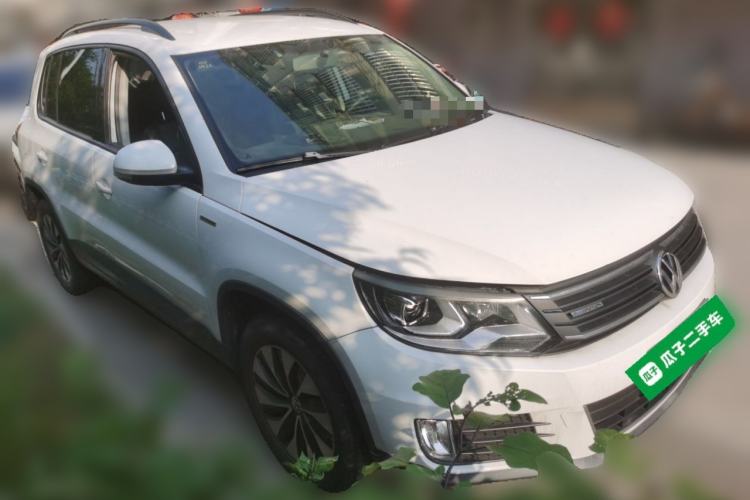 Used Volkswagen Tiguan 2013 1.4 TSI Manual Two-Wheel Drive BlueMotion Edition Front Right 45 Deg