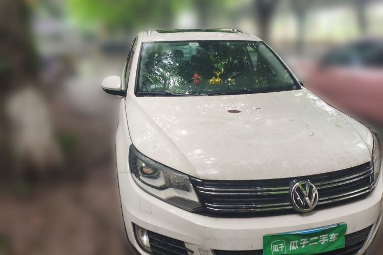 Used Volkswagen Tiguan 2013 2.0 TSI Automatic All-Wheel-Drive Flagship Edition Front Right 45 Deg