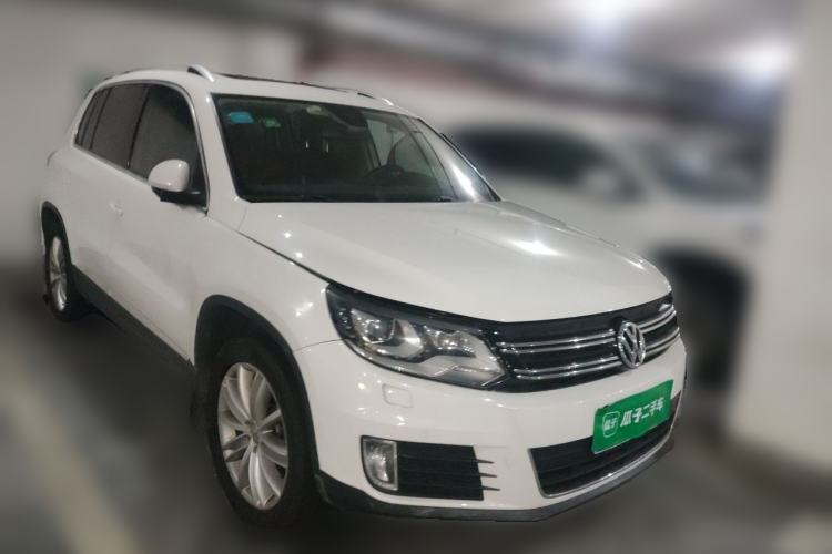 Used Volkswagen Tiguan 2013 2.0 TSI Automatic All-Wheel-Drive Flagship Edition Front Right 45 Deg