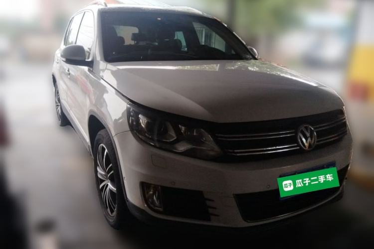 Used Volkswagen Tiguan 2013 2.0 TSI Automatic All-Wheel-Drive Flagship Edition Front Right 45 Deg