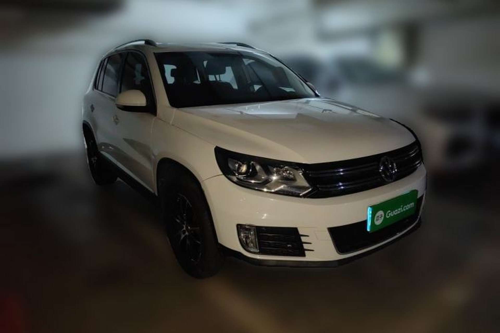 Used Volkswagen Tiguan 2013 2.0 TSI Automatic All-Wheel Drive Luxury Edition Front Right 45 Deg