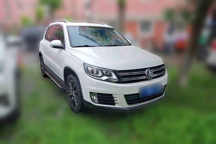 Used Volkswagen Tiguan 2013 1.8TSI Automatic Two-Wheel Drive Luxury Model Front Right 45 Deg