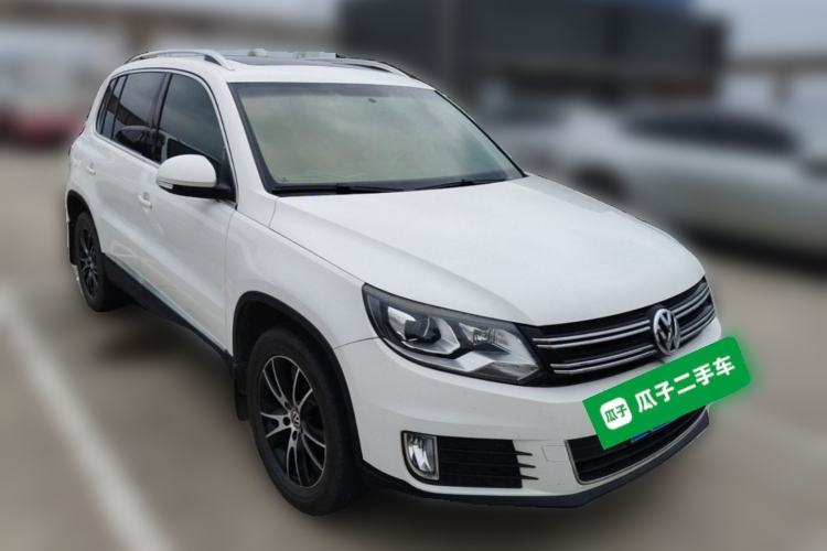 Used Volkswagen Tiguan 2013 1.8 TSI Automatic All-Wheel Drive Luxury Model Front Right 45 Deg
