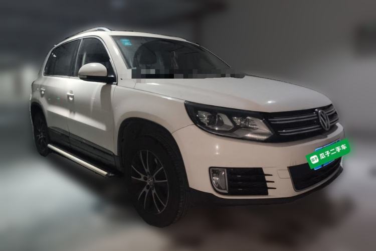 Used Volkswagen Tiguan 2013 2.0 TSI Automatic All-Wheel Drive Luxury Edition Front Right 45 Deg