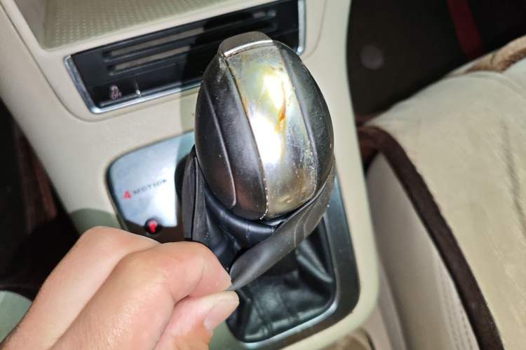 Used Volkswagen Tiguan 2013 1.8 TSI Automatic All-Wheel Drive Luxury Model Gear Lever