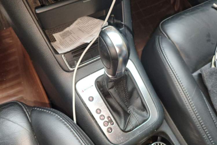 Used Volkswagen Tiguan 2013 1.8TSI Automatic All-Wheel-Drive Comfort Edition Gear Lever