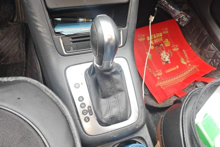 Used Volkswagen Tiguan 2013 1.8 TSI Automatic All-Wheel Drive Luxury Model Gear Lever